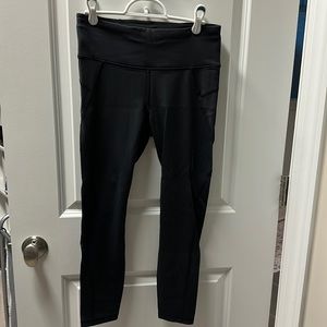 Athleta cropped leggings size medium with leg detail